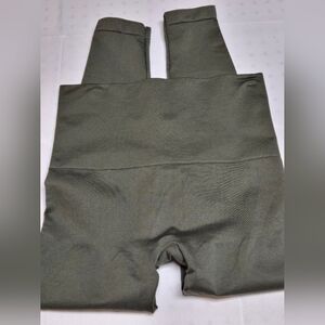 Anti. Olive Green Compression Leggings. SZ L